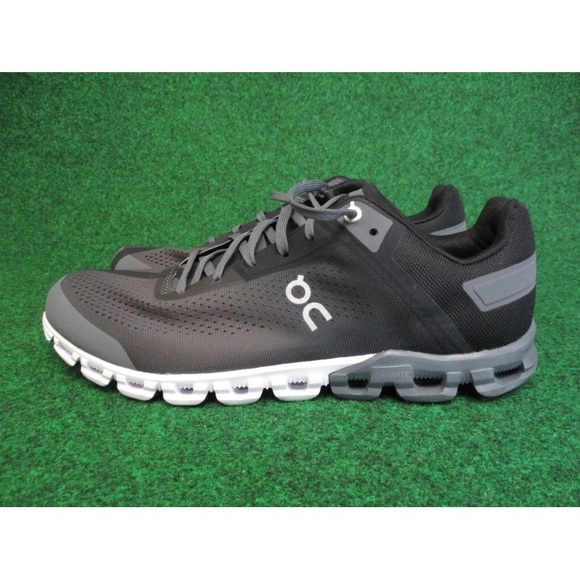 On Running Cloudflow Mens Size 9.5 Black Gray White Comfort Shoes Sneakers - Picture 4 of 13